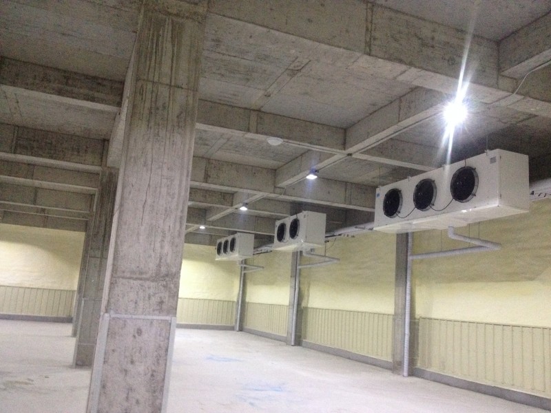 大型土建冷庫(kù)噴涂保溫